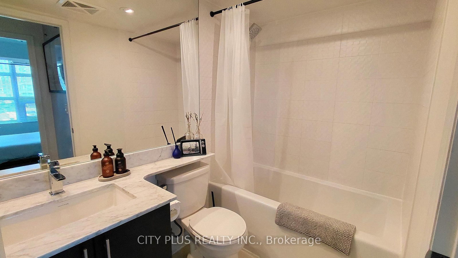 85 East Liberty Street • #530 • Toronto, ON photo 12