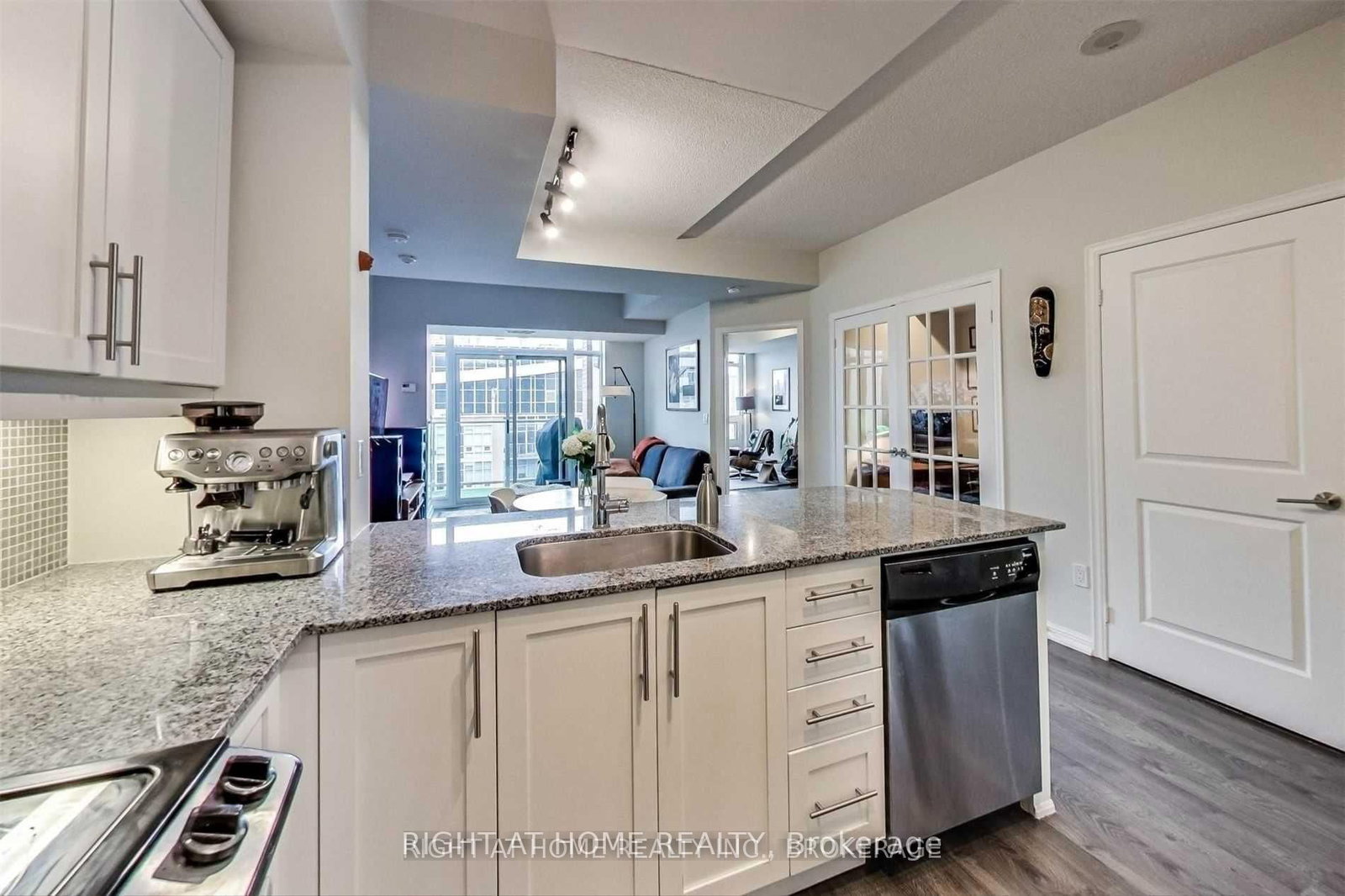 75 East Liberty Street • #2401 • Toronto, ON photo 11