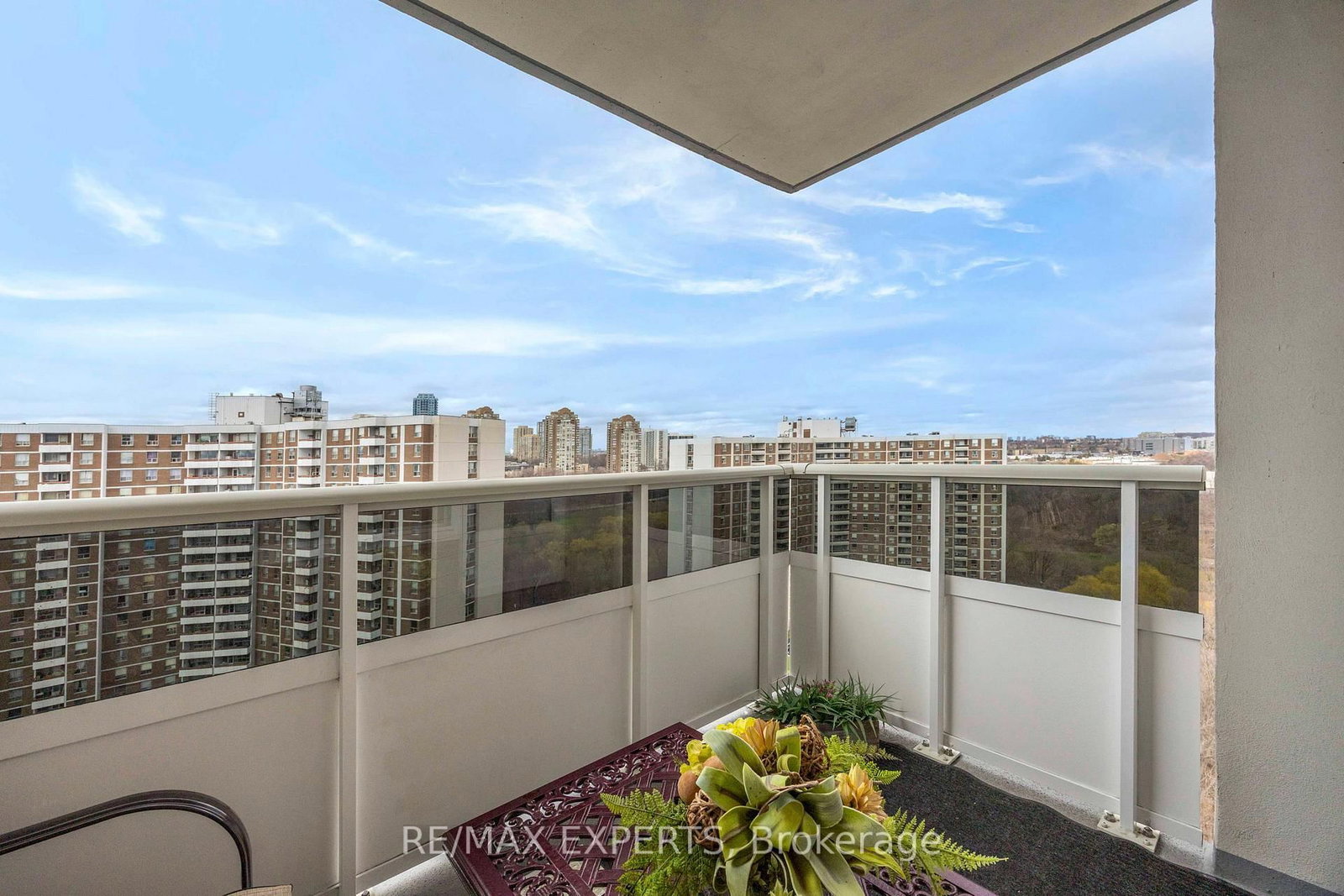 5 Shady Golfway • #1417 • Toronto, ON photo 27