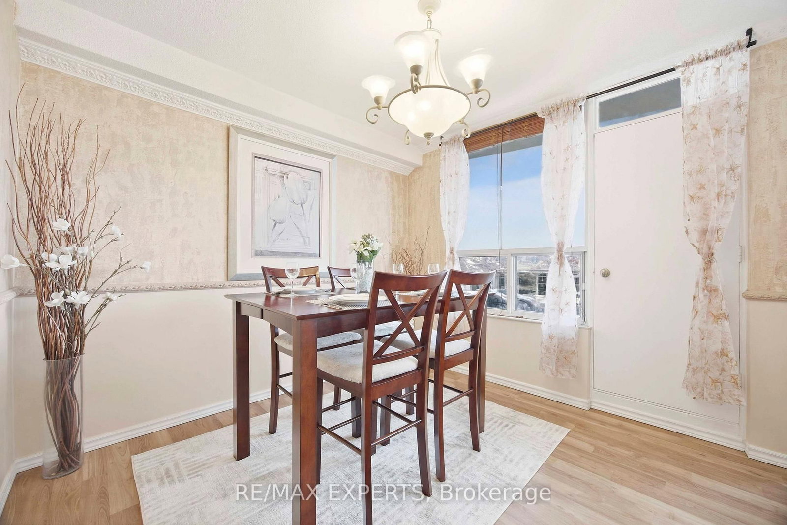 5 Shady Golfway • #1417 • Toronto, ON photo 9