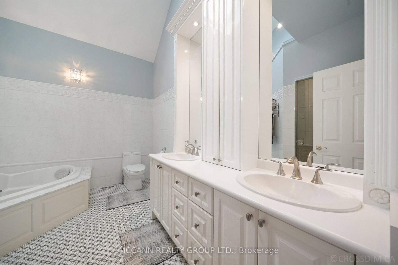 75 Haddington Avenue • Toronto, ON photo 23