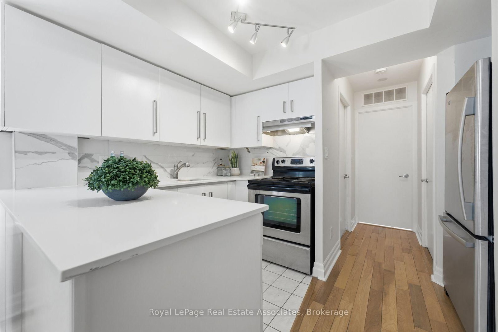415 Jarvis Street • #206 • Toronto, ON photo 9