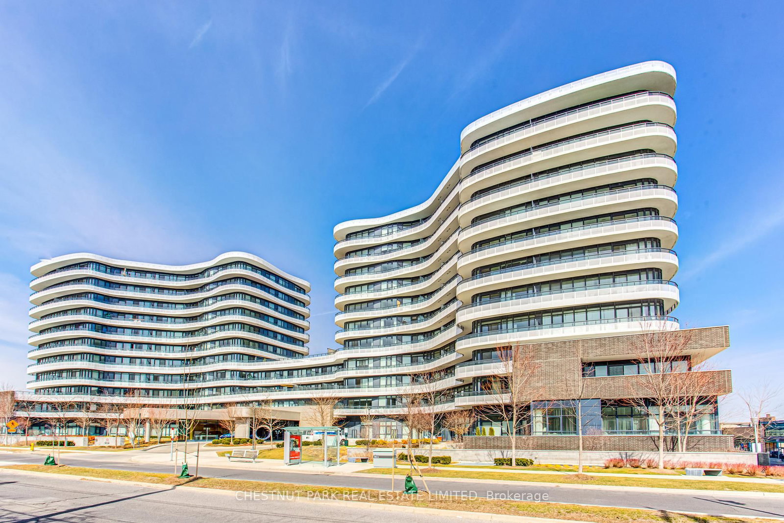99 The Donway W • #902 • Toronto, ON photo 1