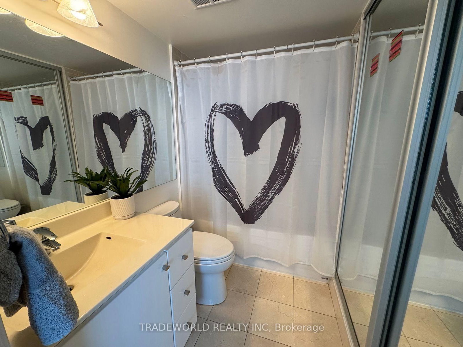 228 Queens Quay W • #2308 • Toronto, ON photo 9