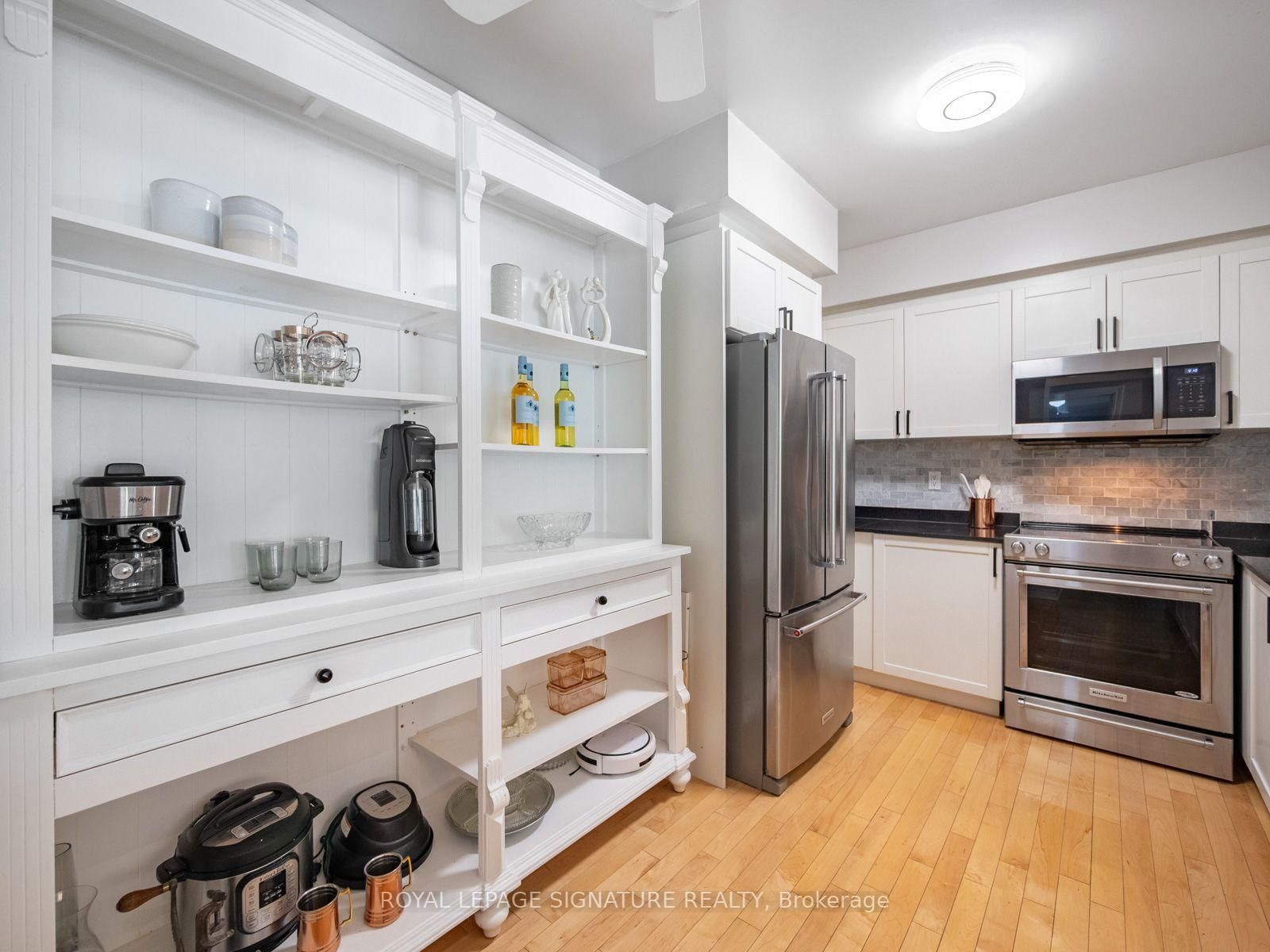 18 William Carson Crescent • #612 • Toronto, ON photo 10