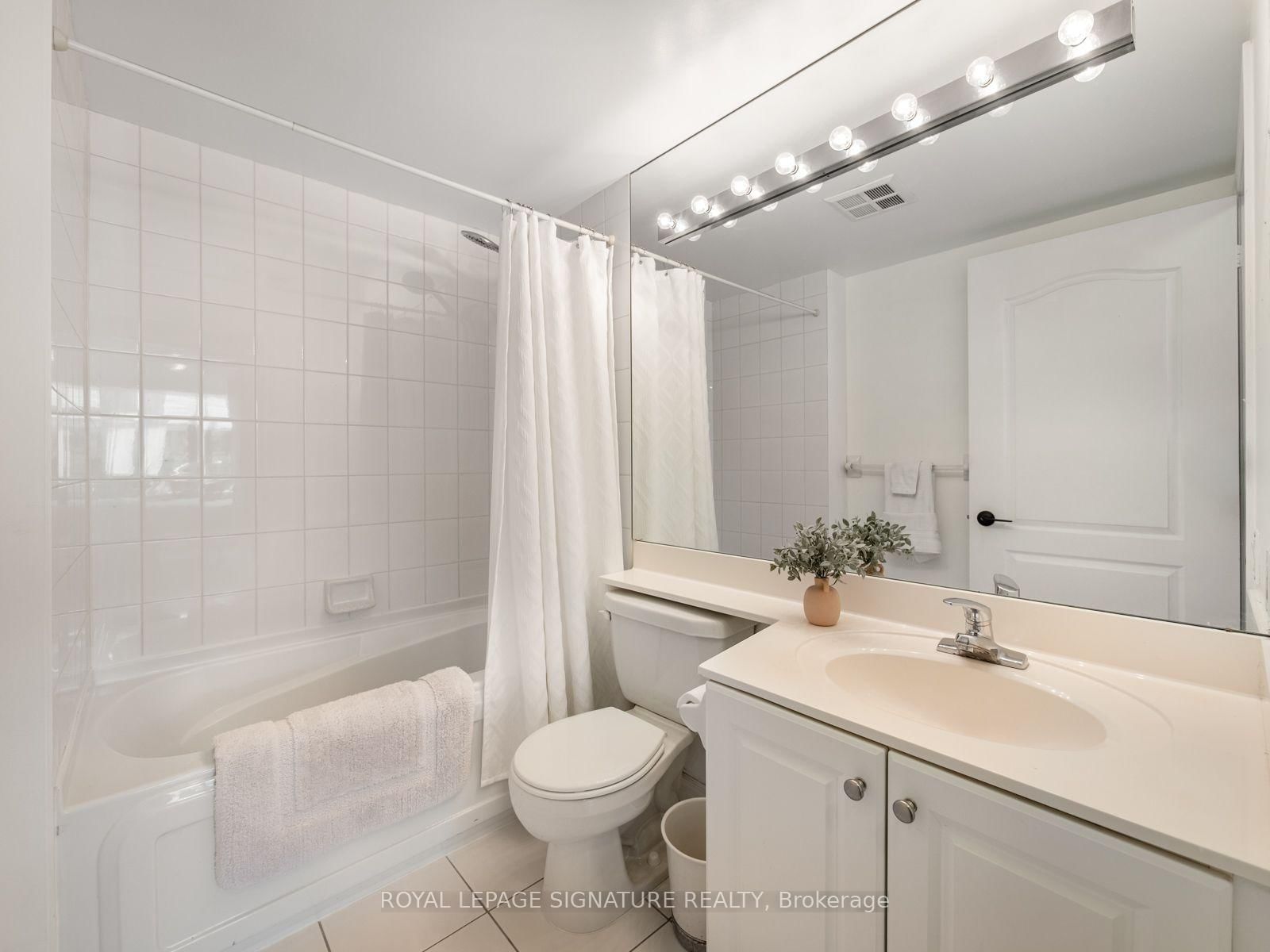 18 William Carson Crescent • #612 • Toronto, ON photo 21