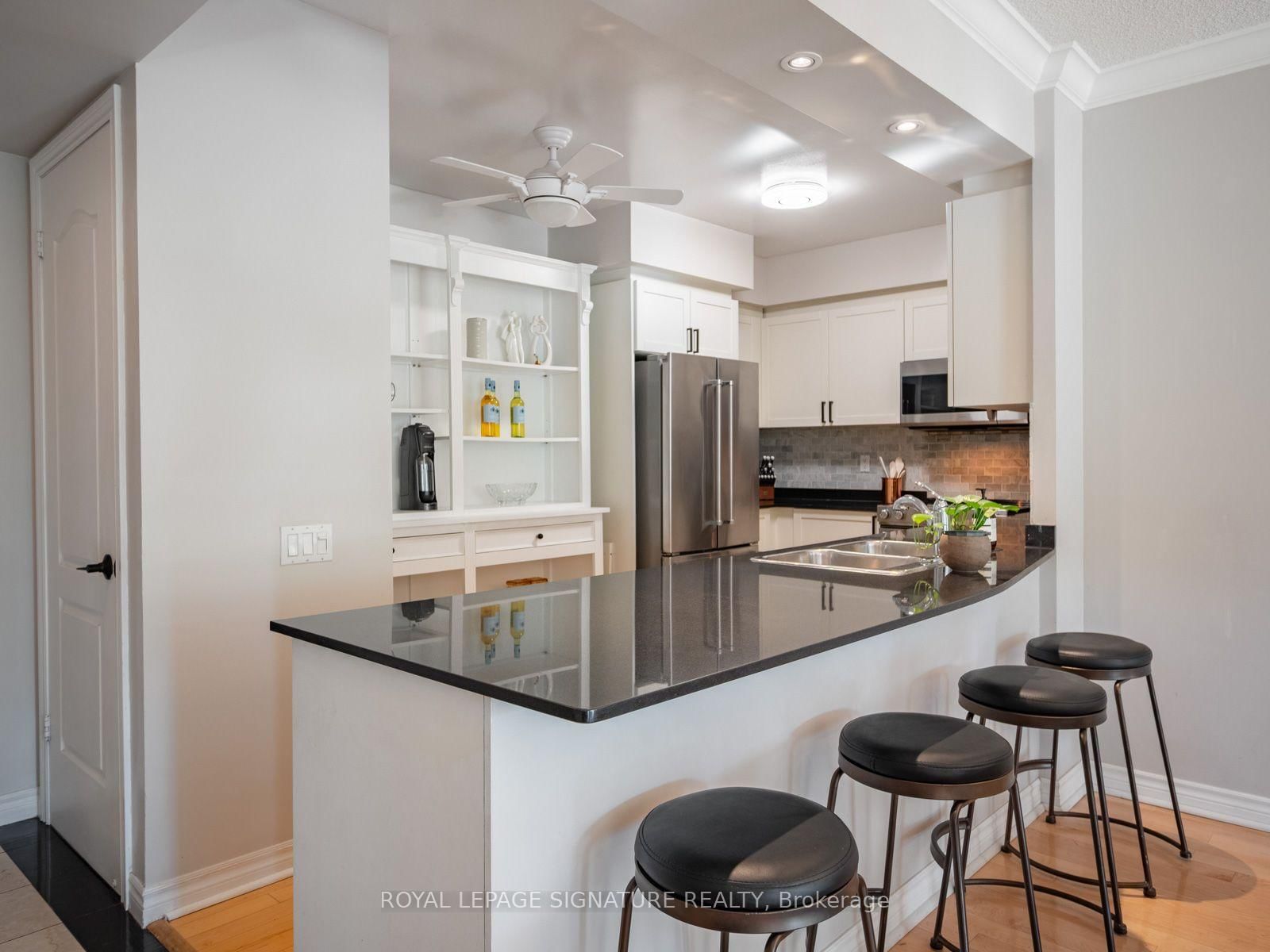 18 William Carson Crescent • #612 • Toronto, ON photo 8