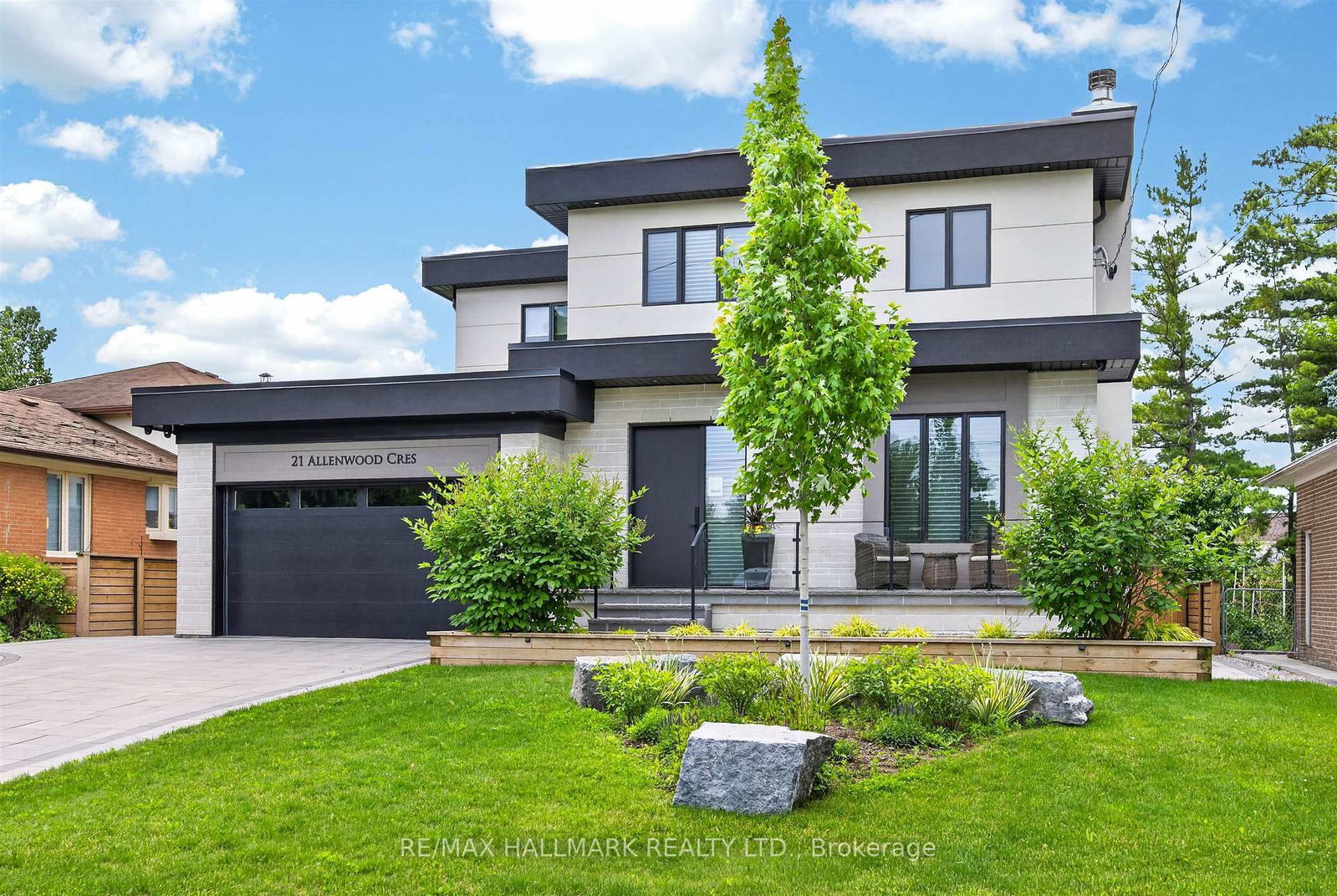 21 Allenwood Crescent • Toronto, ON photo 2