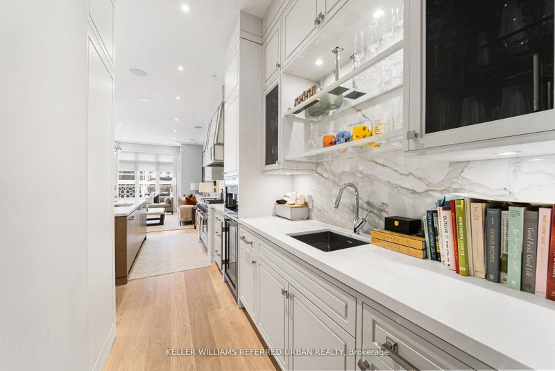 130 Farnham Toronto,ON M4V 1H4 — Photo 11