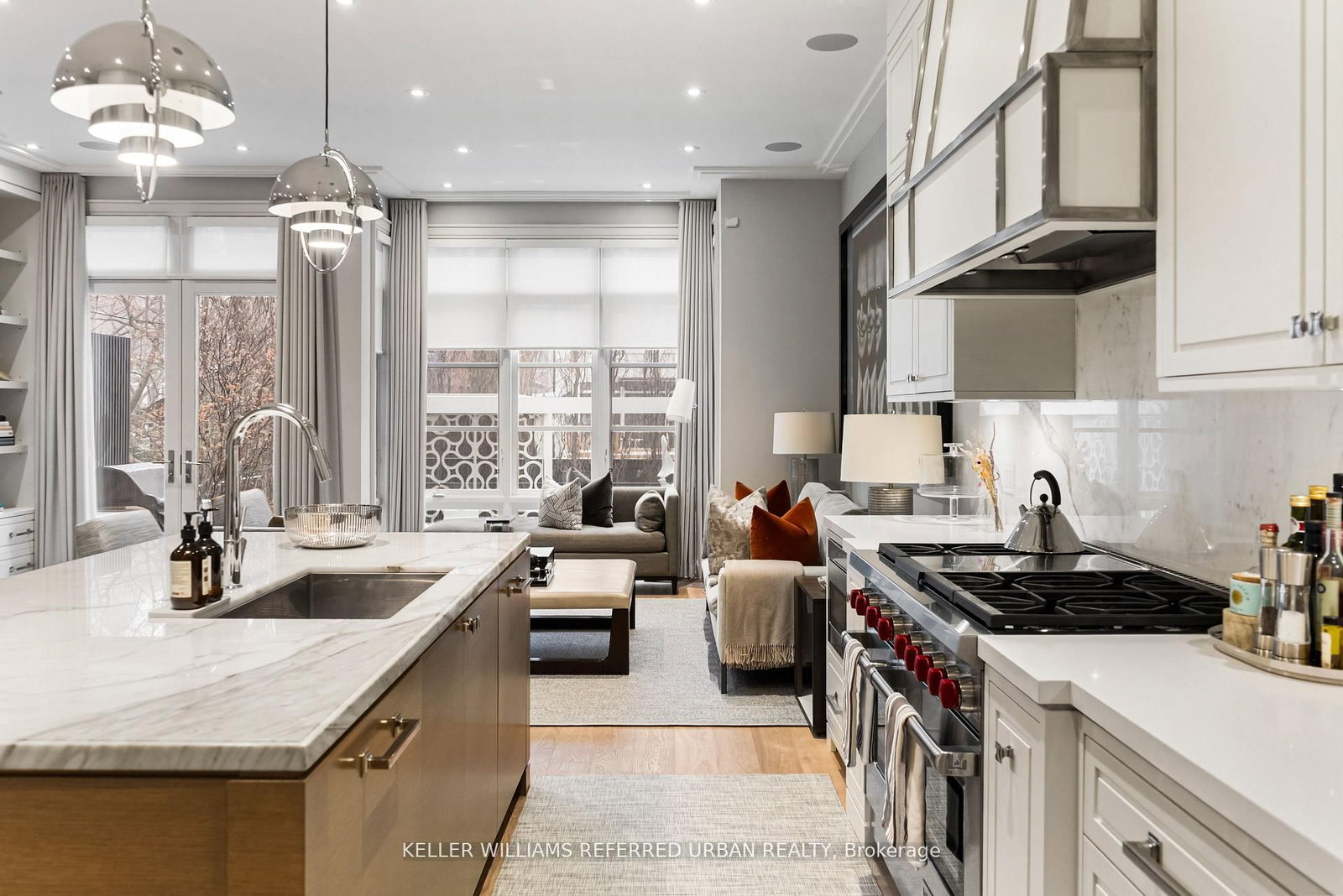 130 B Farnham Avenue • Toronto, ON photo 16