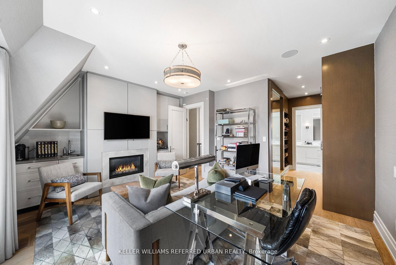 130 B Farnham Avenue • Toronto, ON photo 37