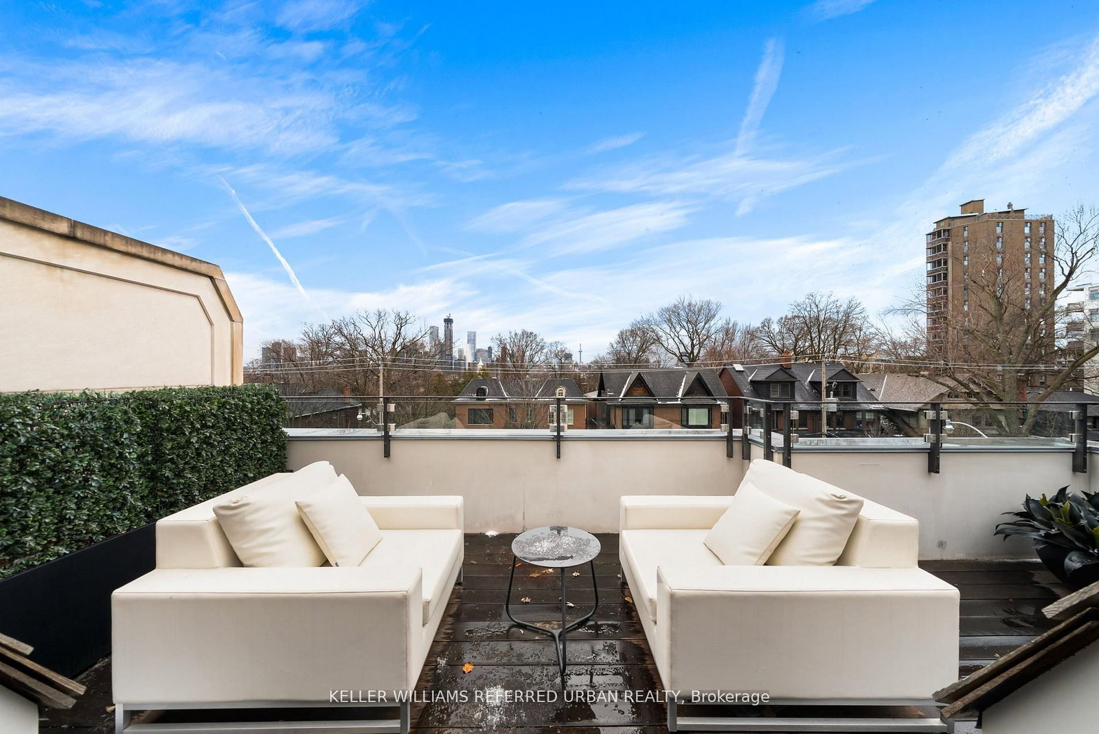 130 B Farnham Avenue • Toronto, ON photo 41