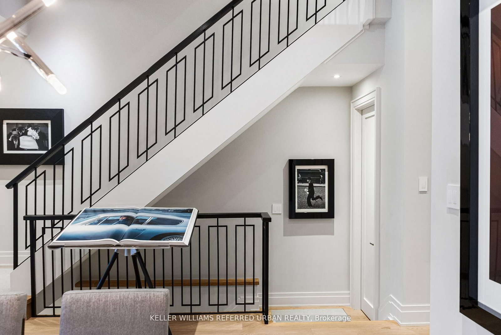 130 B Farnham Avenue • Toronto, ON photo 5