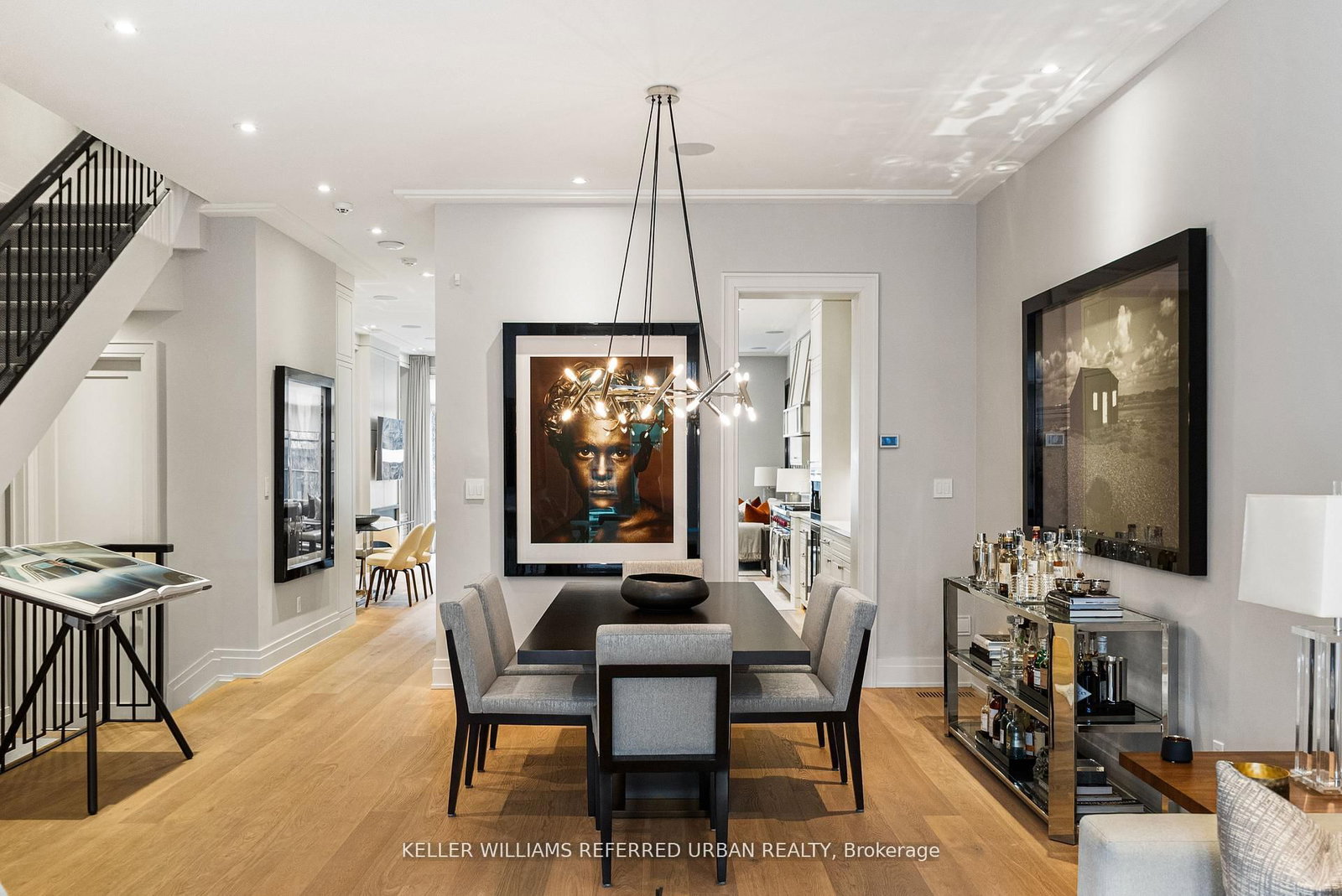 130 B Farnham Avenue • Toronto, ON photo 6