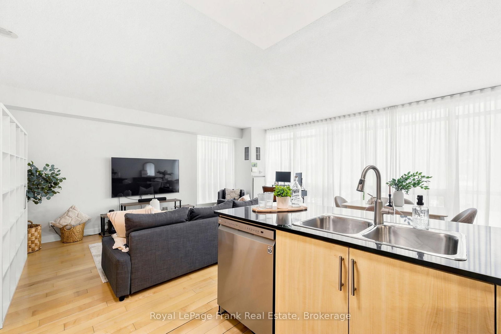 350 Wellington Street W • #M24 • Toronto, ON photo 16