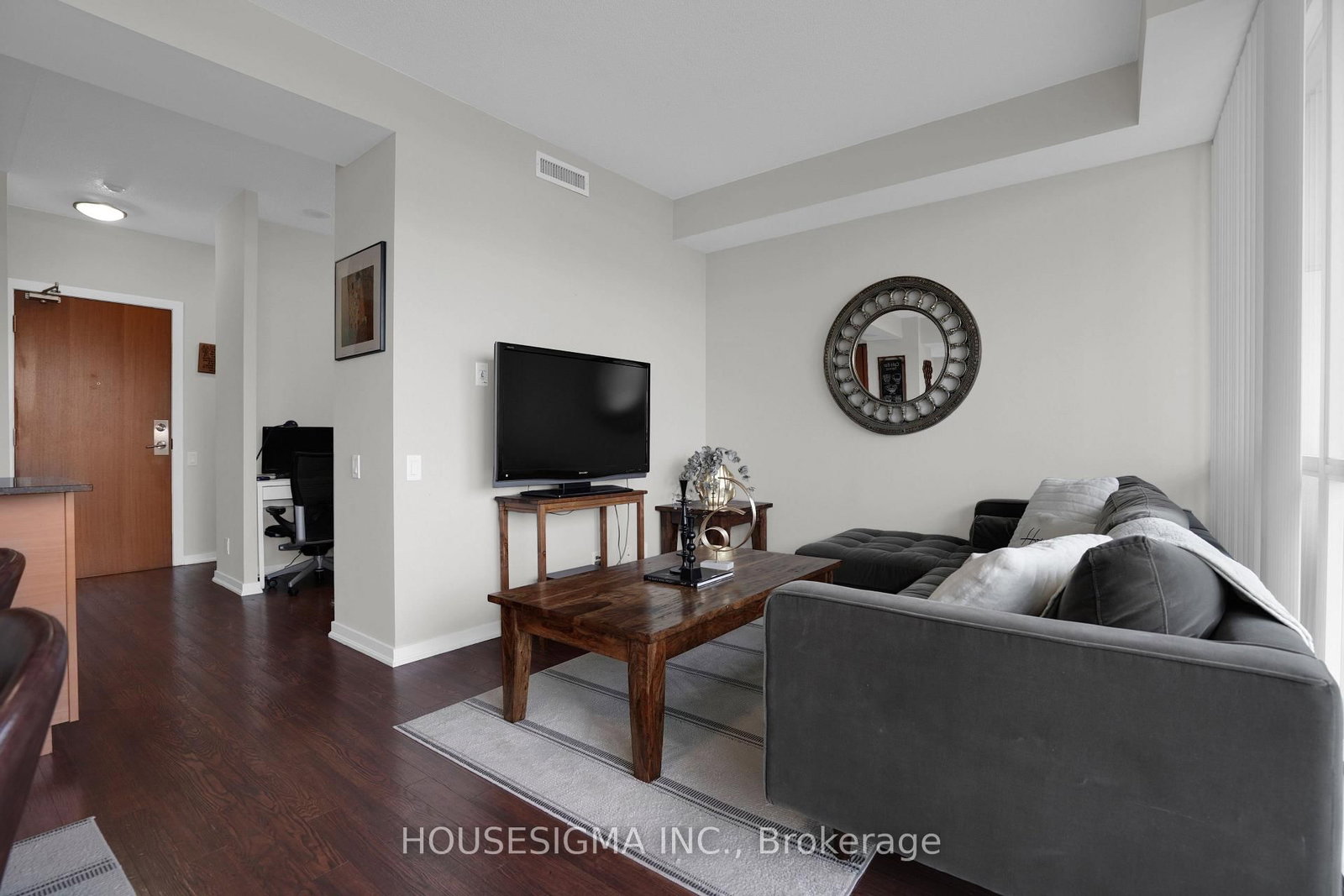 30 Canterbury Place • #515 • Toronto, ON photo 13