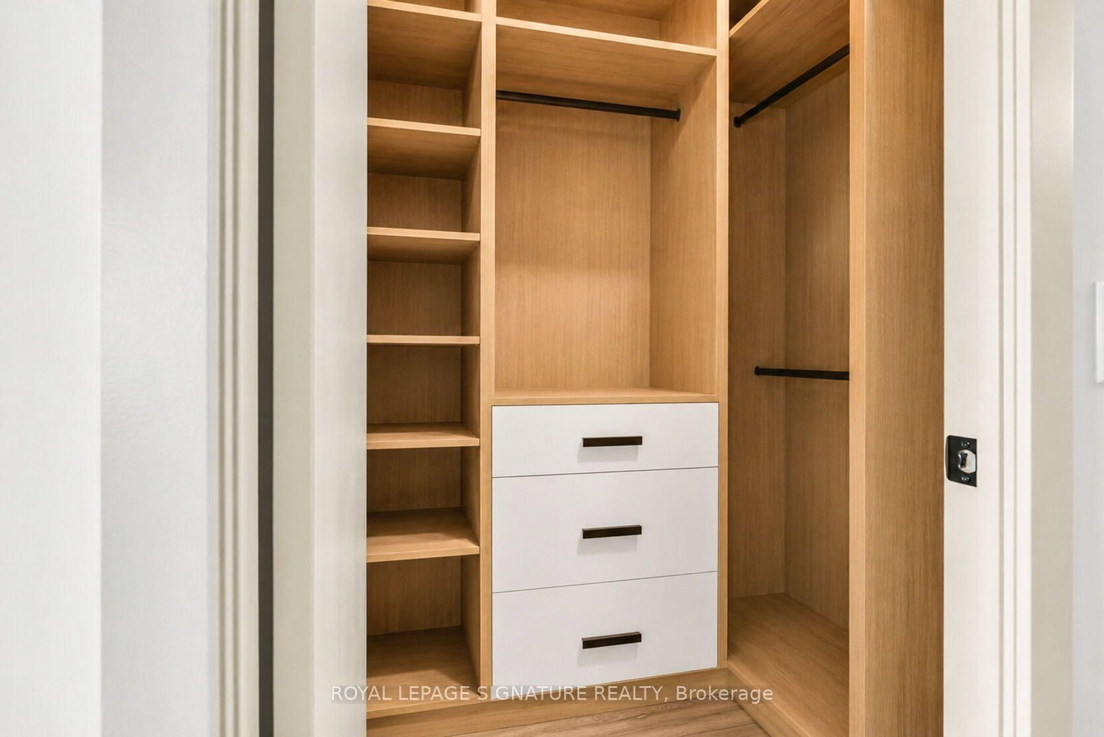 2020 Bathurst Street • #1121 • Toronto, ON photo 16
