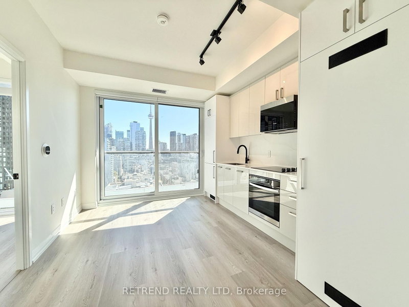 1806 - 280 Dundas Street W