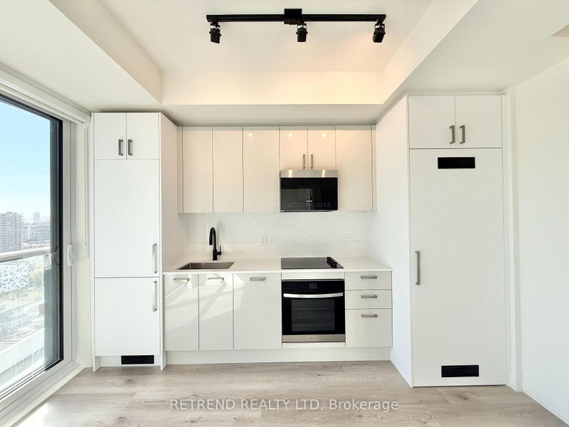 1806 - 280 Dundas Street W