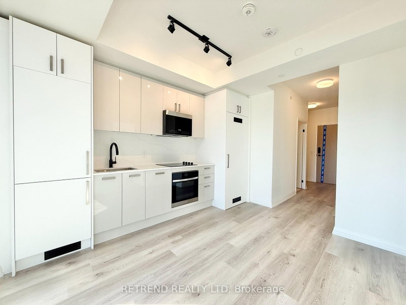1806 - 280 Dundas Street W