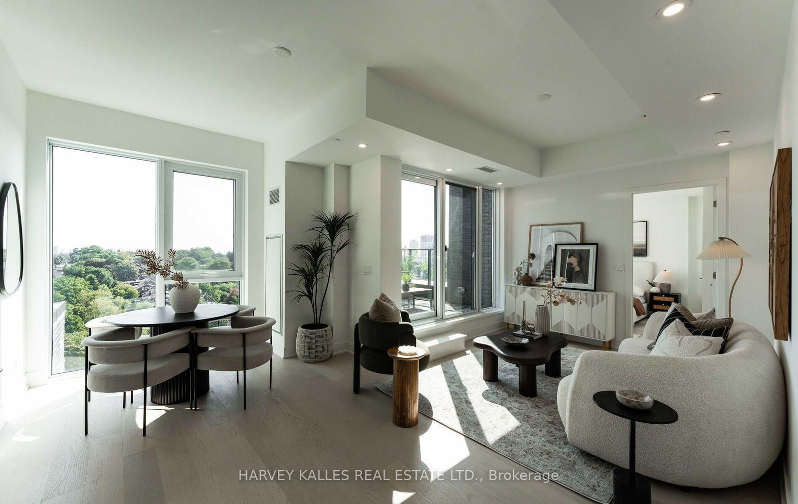 8 Manor Road W • #LPH2 • Toronto, ON photo 17