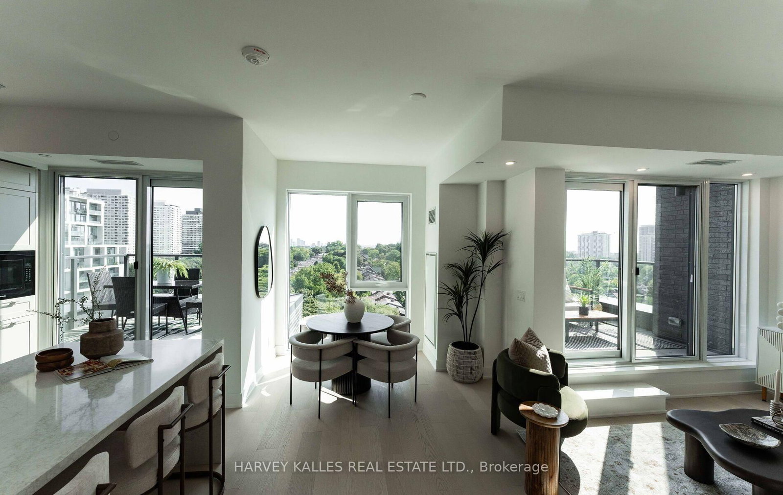 8 Manor Road W • #LPH2 • Toronto, ON photo 27