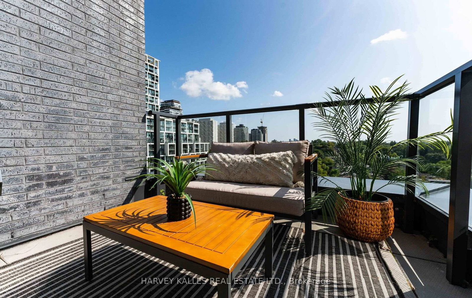 8 Manor Road W • #LPH2 • Toronto, ON photo 28