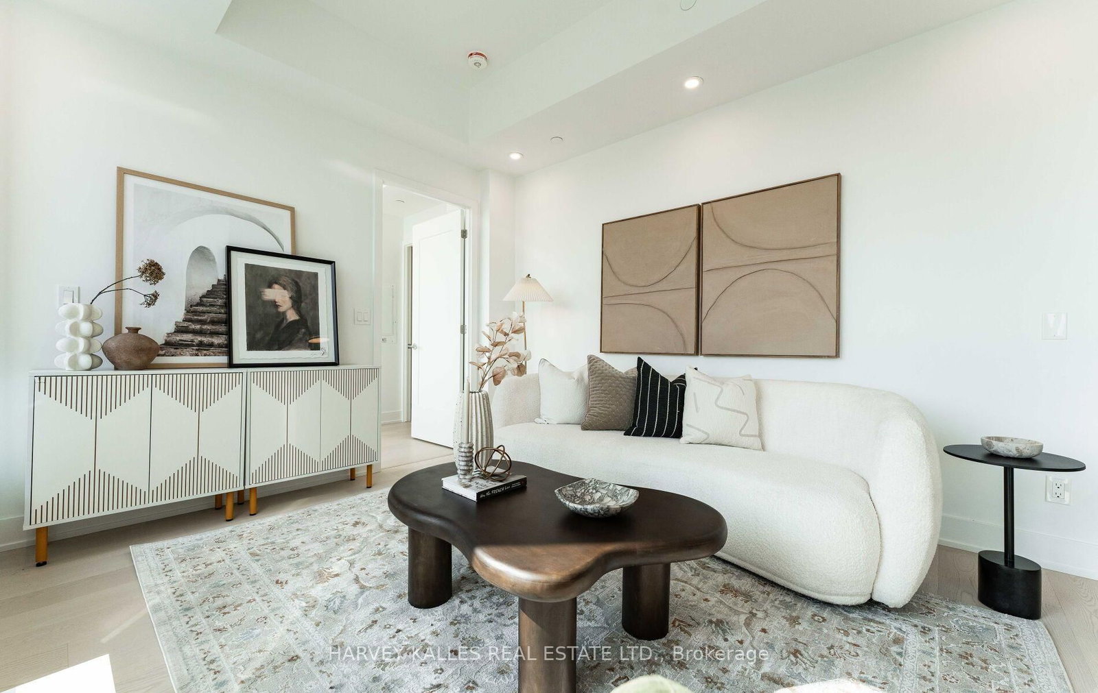 8 Manor Road W • #LPH2 • Toronto, ON photo 9