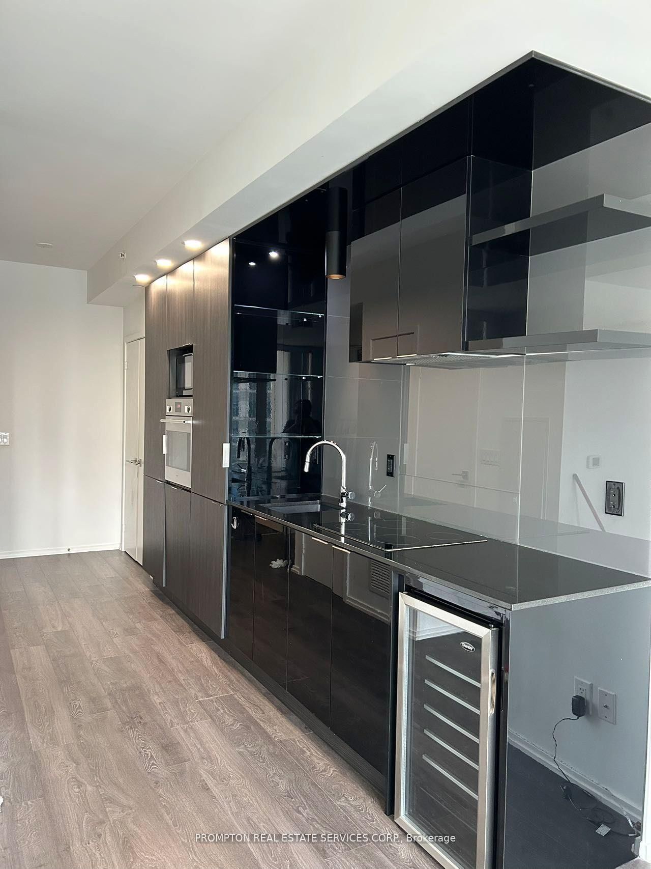 2005 - 70 Temperance Street, Toronto 2