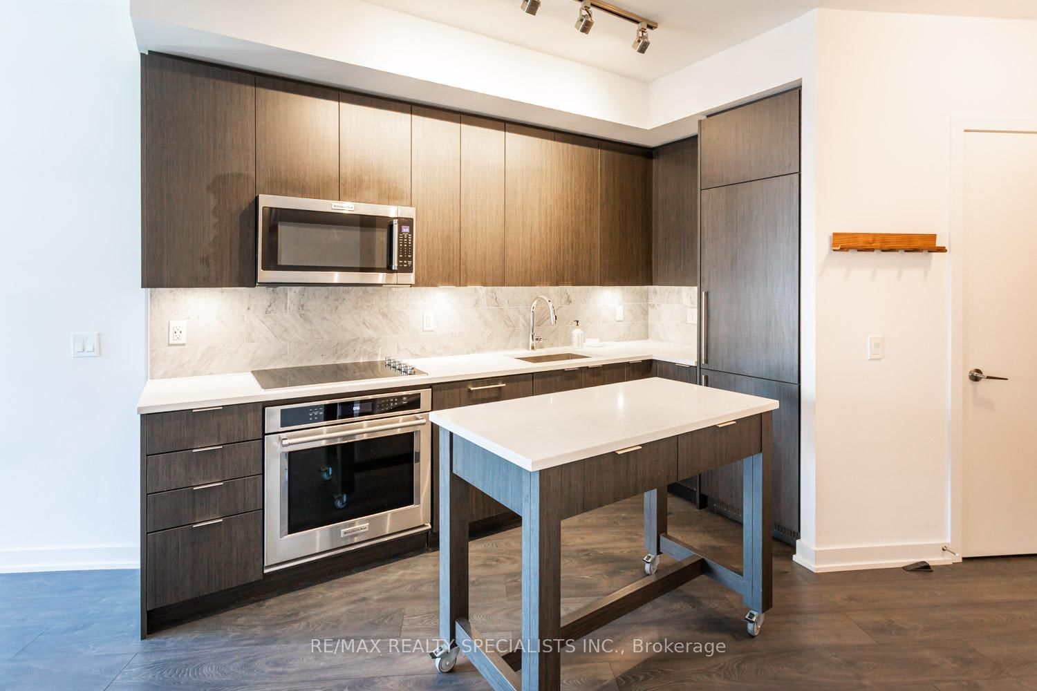 540 - 38 Iannuzzi Street, Toronto 5