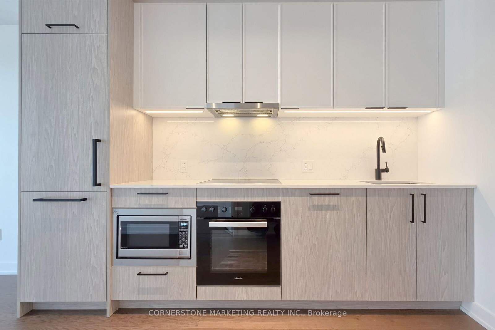 2001 - 91 Montclair Avenue, Toronto 5