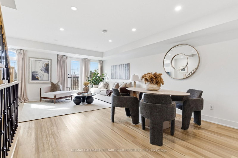 8 - 118 Finch Avenue W