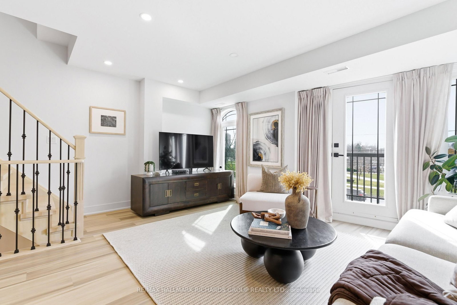 118 Finch Avenue W • #8 • Toronto, ON photo 10