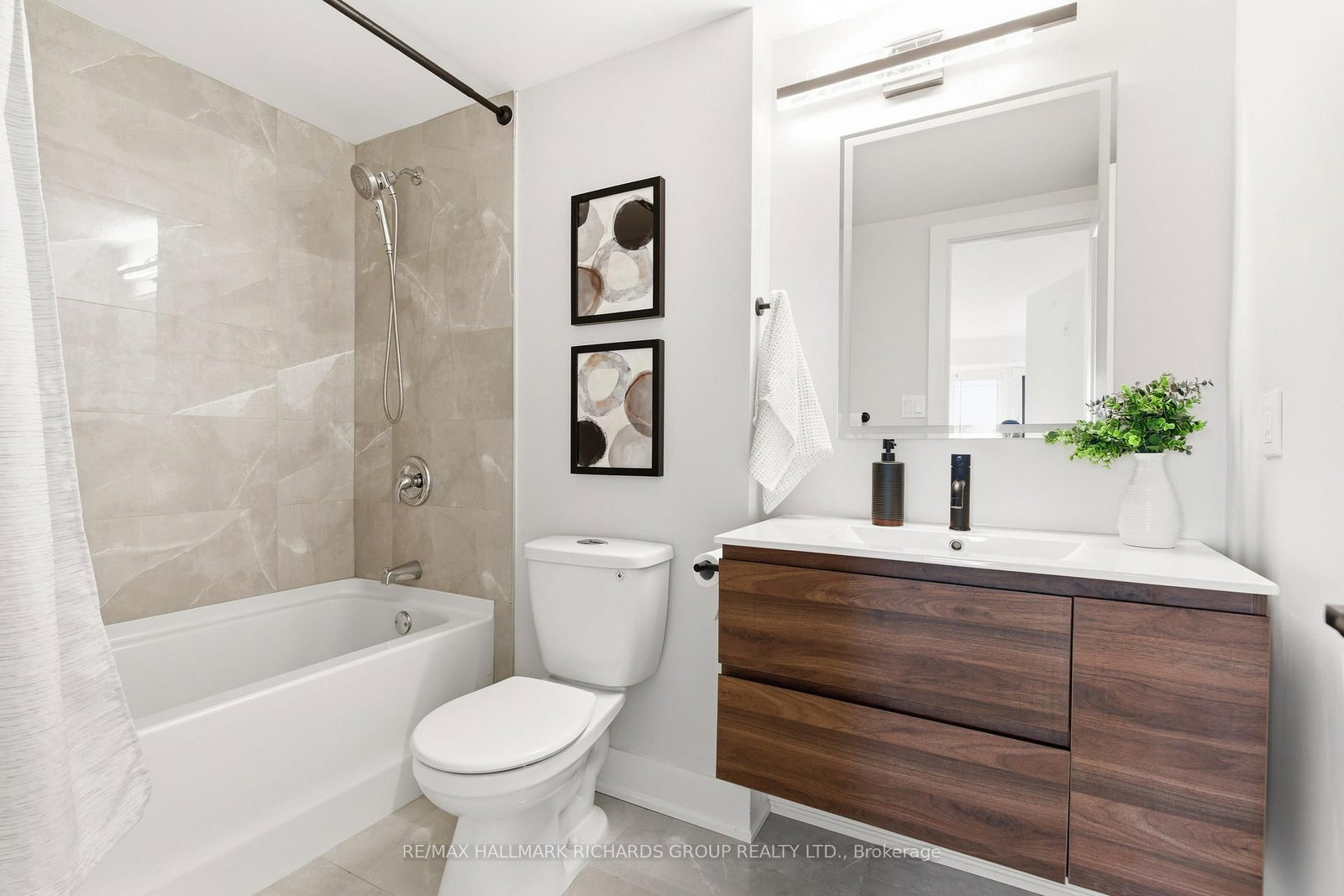 118 Finch Avenue W • #8 • Toronto, ON photo 23