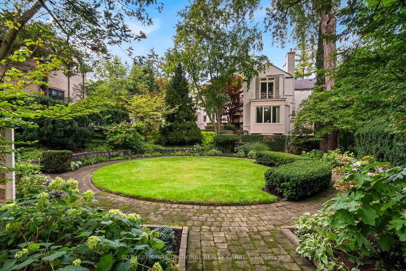 12 Forest Glen Crescent