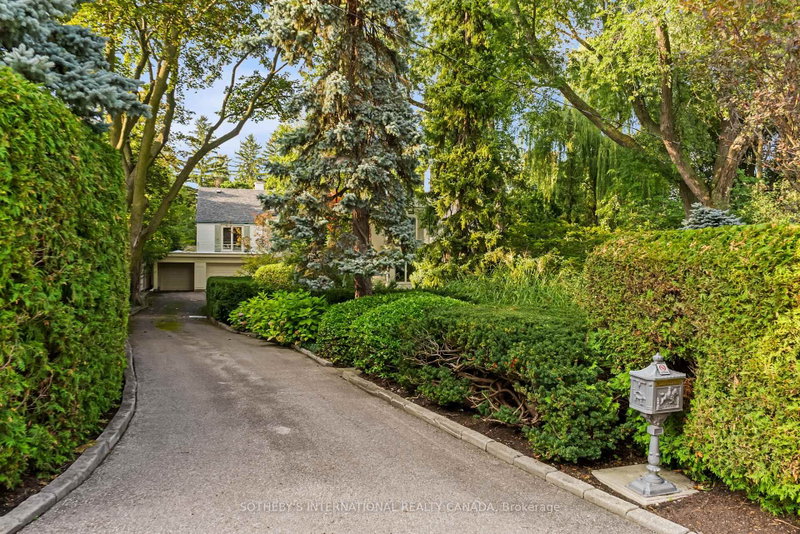 12 Forest Glen Crescent