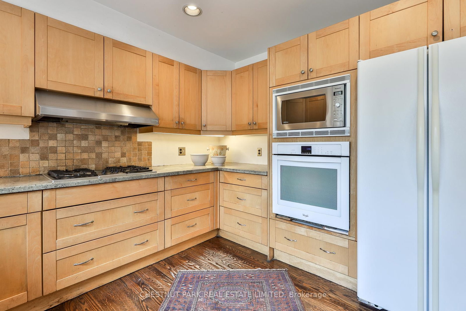 127 Roxborough Drive • Toronto, ON photo 17