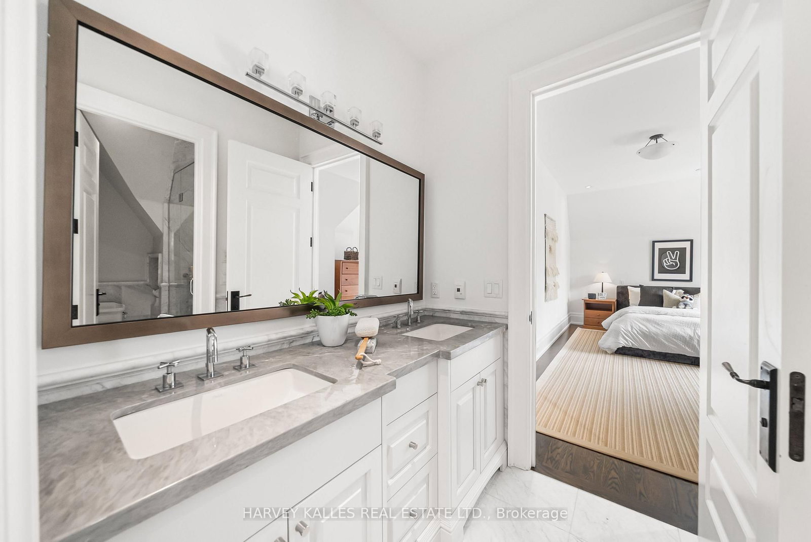 6 Vesta Drive • Toronto, ON photo 16