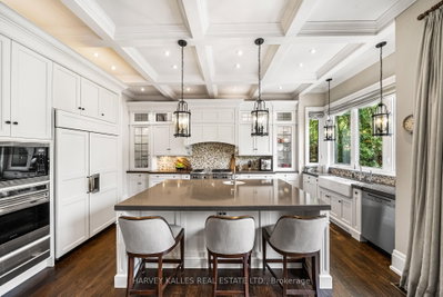 6 Vesta Drive • Toronto, ON photo 8