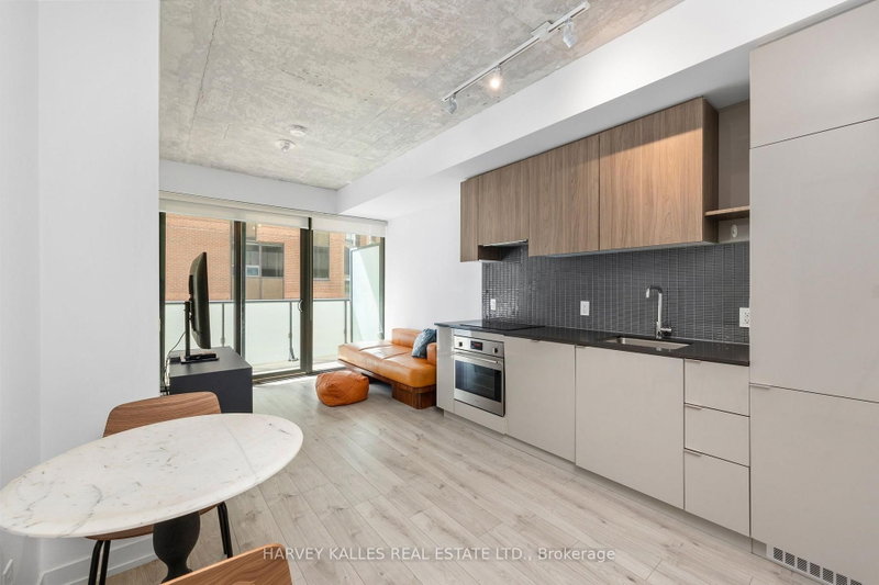 523 - 161 Roehampton Avenue