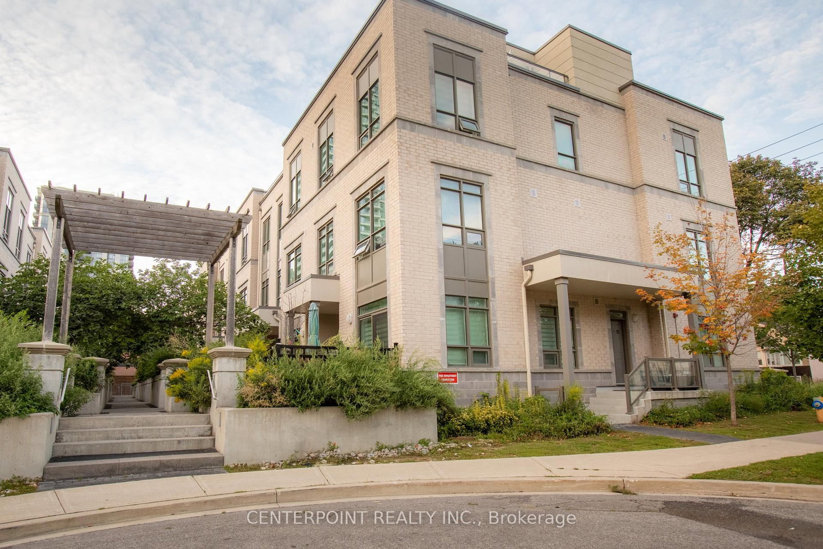 52 Holmes Avenue • #9 • Toronto, ON photo 1
