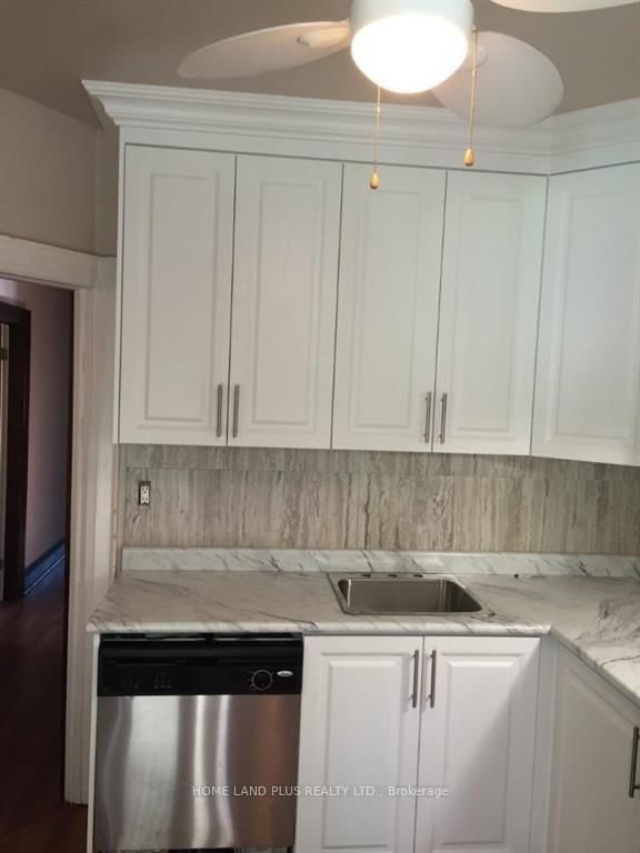 68 Parkview Avenue • Toronto, ON photo 12