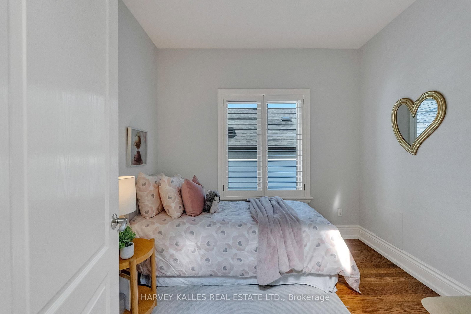 168 Roe Avenue • Toronto, ON photo 35