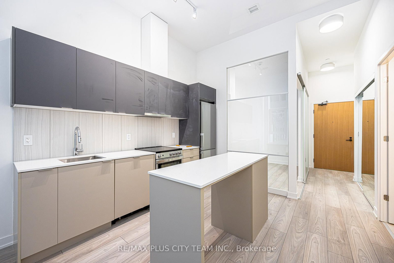 8 Tippett Road • #105 • Toronto, ON photo 5
