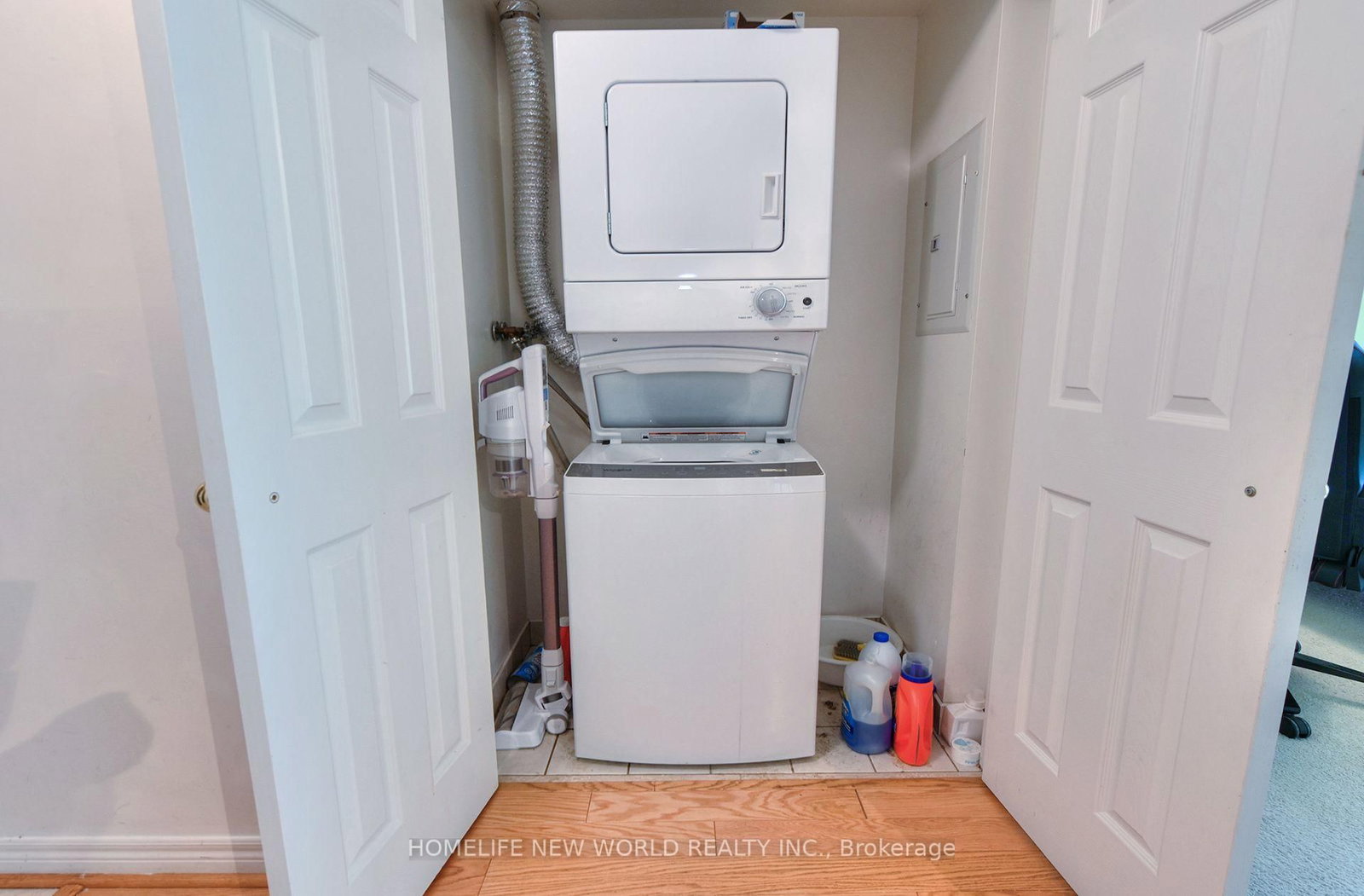 18 Parkview Avenue • #811 • Toronto, ON photo 23