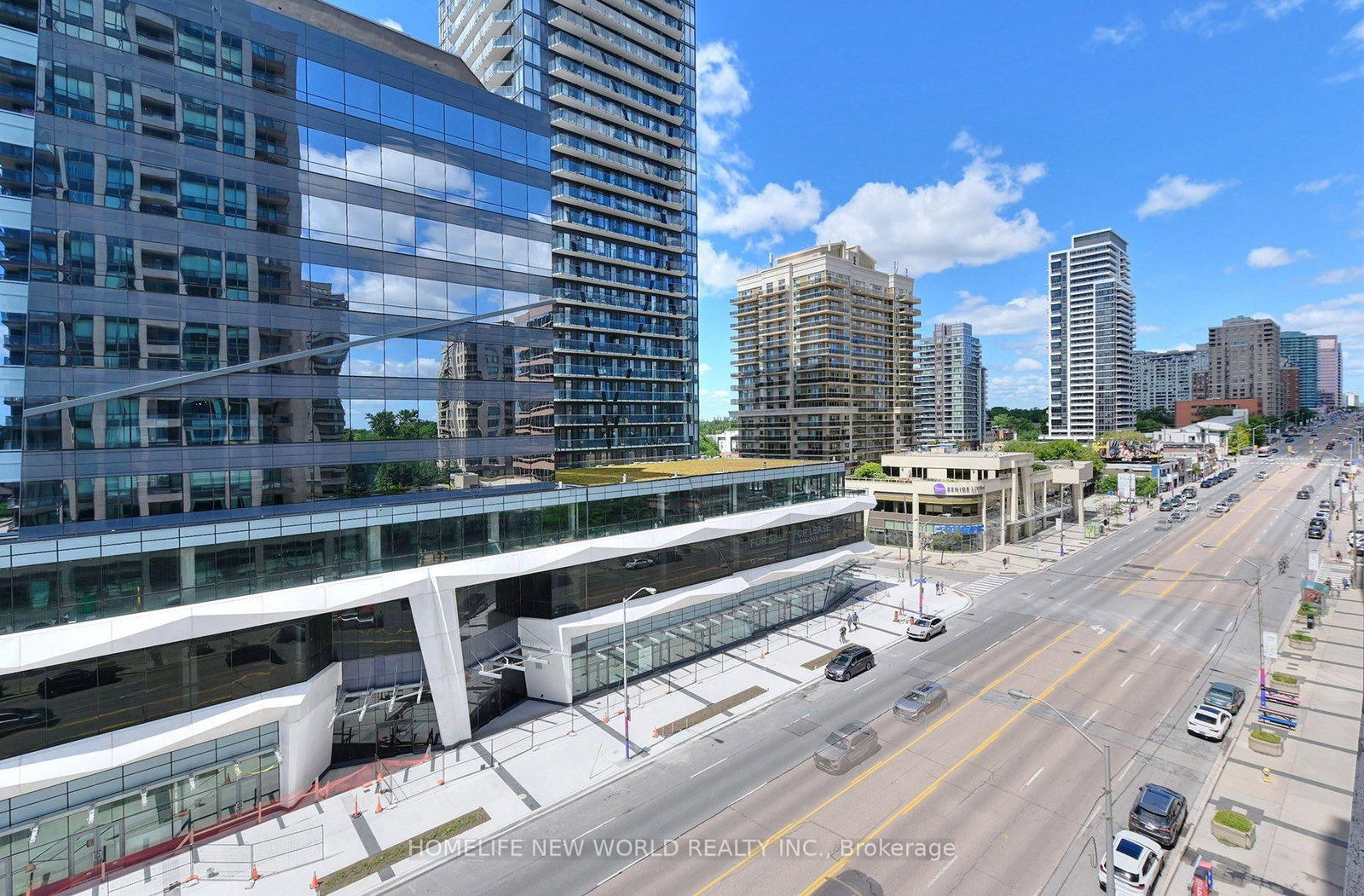 18 Parkview Avenue • #811 • Toronto, ON photo 25