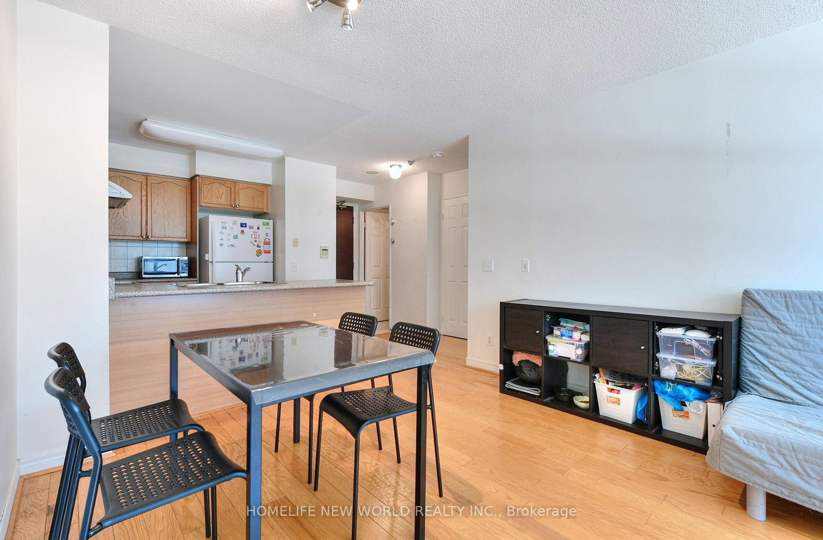 18 Parkview Avenue • #811 • Toronto, ON photo 9