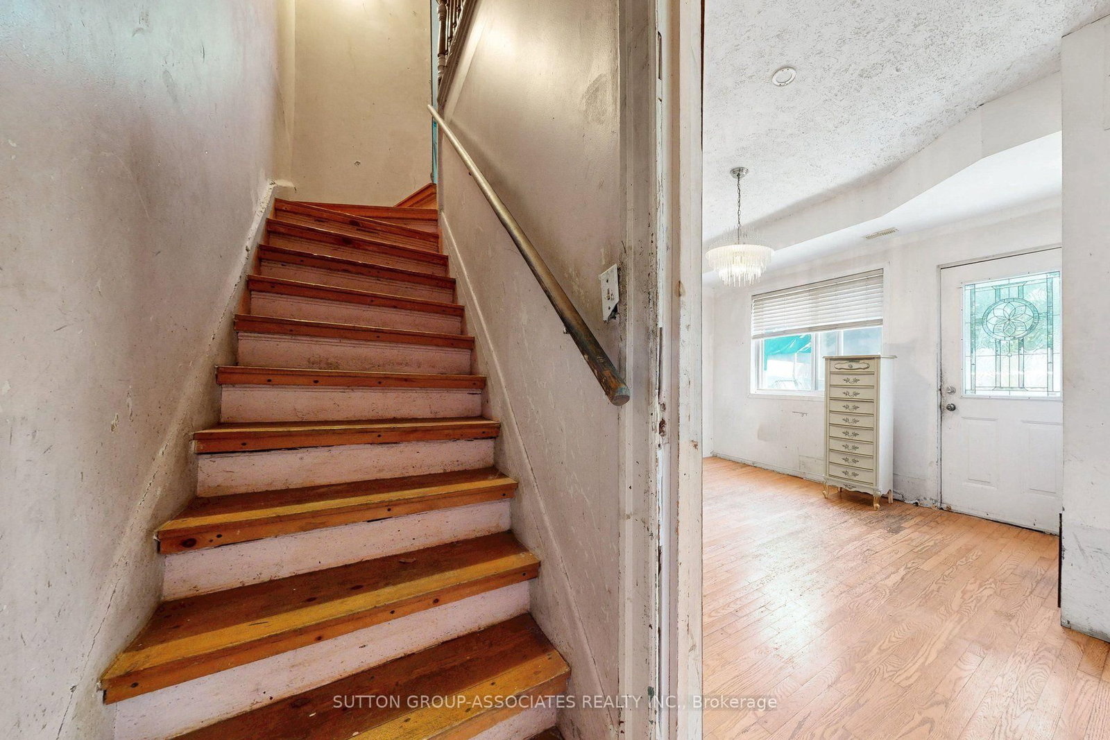 18 1/2 Bellevue Avenue • Toronto, ON photo 12