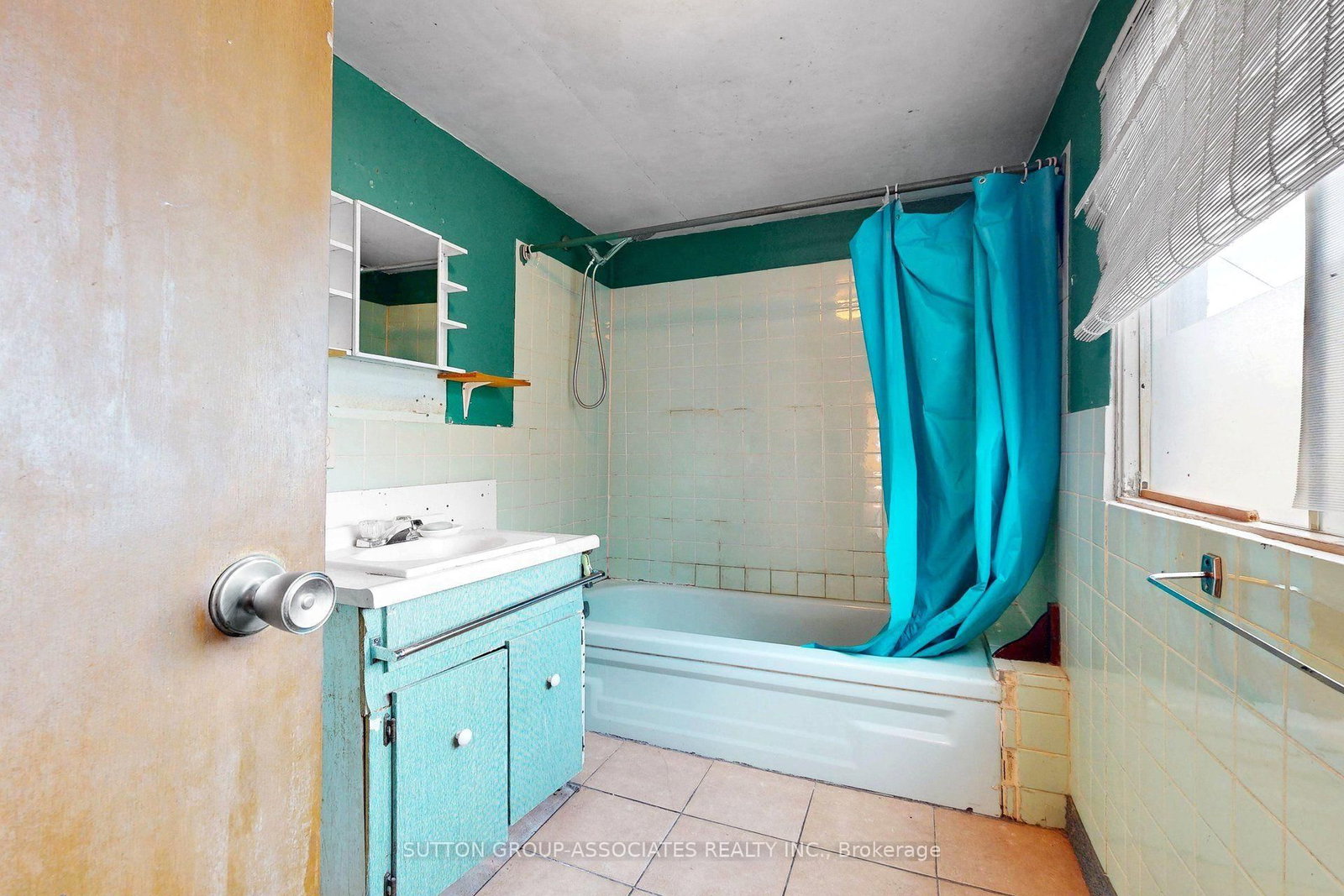 18 1/2 Bellevue Avenue • Toronto, ON photo 14
