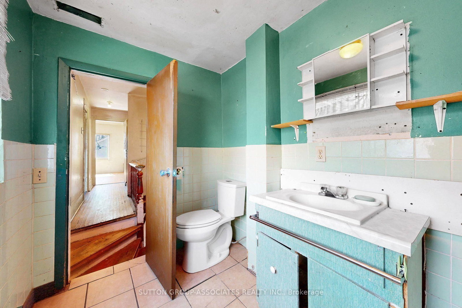 18 1/2 Bellevue Avenue • Toronto, ON photo 15